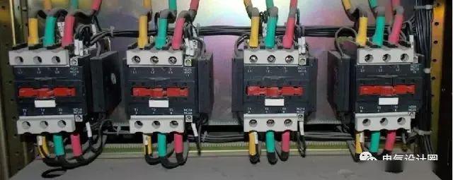 配電室中有哪些類(lèi)型的低壓配電柜電壓？配電柜主要內(nèi)部組件是什么？