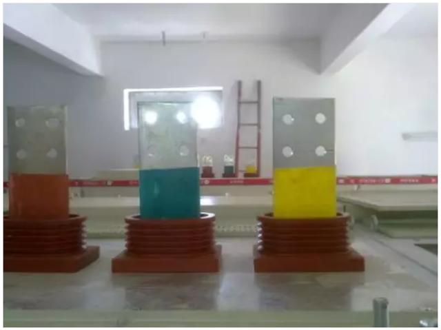 高壓開(kāi)關(guān)柜安裝過(guò)程及注意事項(xiàng)詳細(xì)說(shuō)明，有插圖，非常實(shí)用！