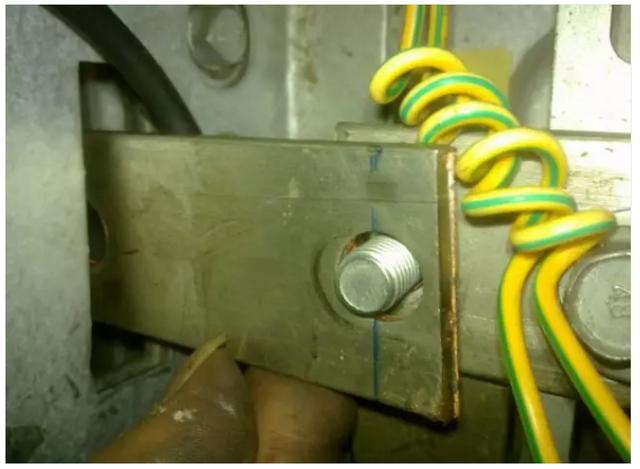 高壓開(kāi)關(guān)柜安裝過(guò)程及注意事項(xiàng)詳細(xì)說(shuō)明，有插圖，非常實(shí)用！