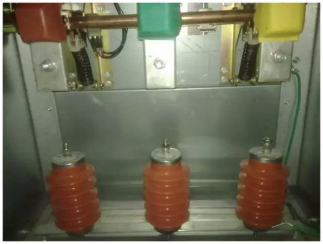 高壓開(kāi)關(guān)柜安裝過(guò)程及注意事項(xiàng)詳細(xì)說(shuō)明，有插圖，非常實(shí)用！