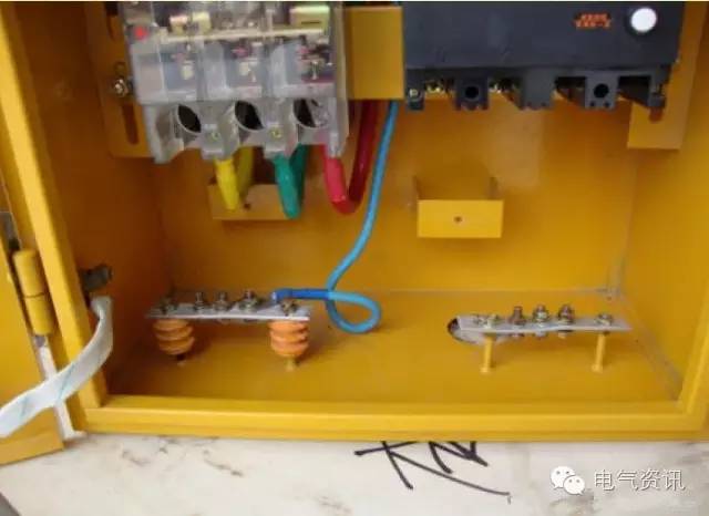 臨時(shí)一級(jí)柜、二級(jí)柜、三級(jí)柜等。配電箱和施工要求(視頻附后)