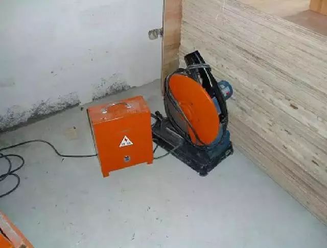 施工現(xiàn)場臨時用電配電箱及開關(guān)箱配置和使用說明，圖示詳圖