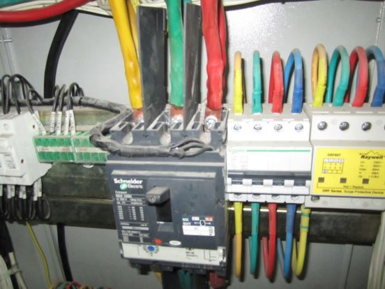 《建筑電氣工程施工質(zhì)量驗收規(guī)范》GB50303-2015 配電箱(機柜)安裝詳細說明！