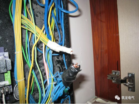 《建筑電氣工程施工質(zhì)量驗收規(guī)范》GB50303-2015 配電箱(機柜)安裝詳細說明！