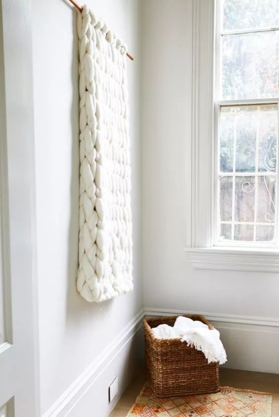 你家人的配電箱隱藏得好嗎？新房子的裝飾看起來很漂亮，因為做得很好。