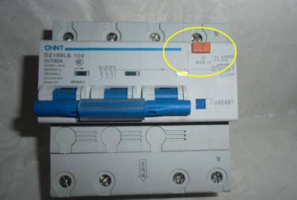 配電箱在此生命安全鍵中，務必記住每月按一次，事故會遲到