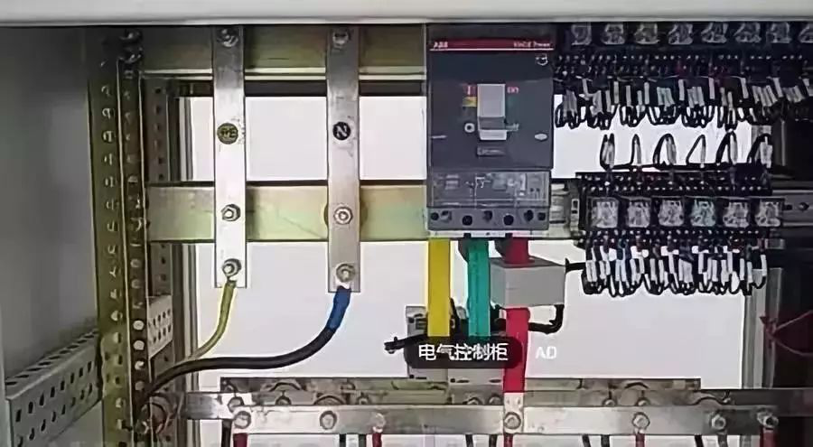 配電柜安裝禁忌:一個(gè)錯(cuò)誤往往會(huì)導(dǎo)致無(wú)盡的麻煩。