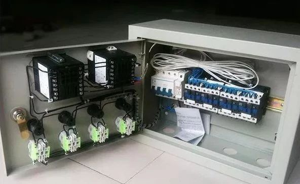 配電箱在技術(shù)要求中:如何定義左門(mén)或右門(mén)？圖紙示例