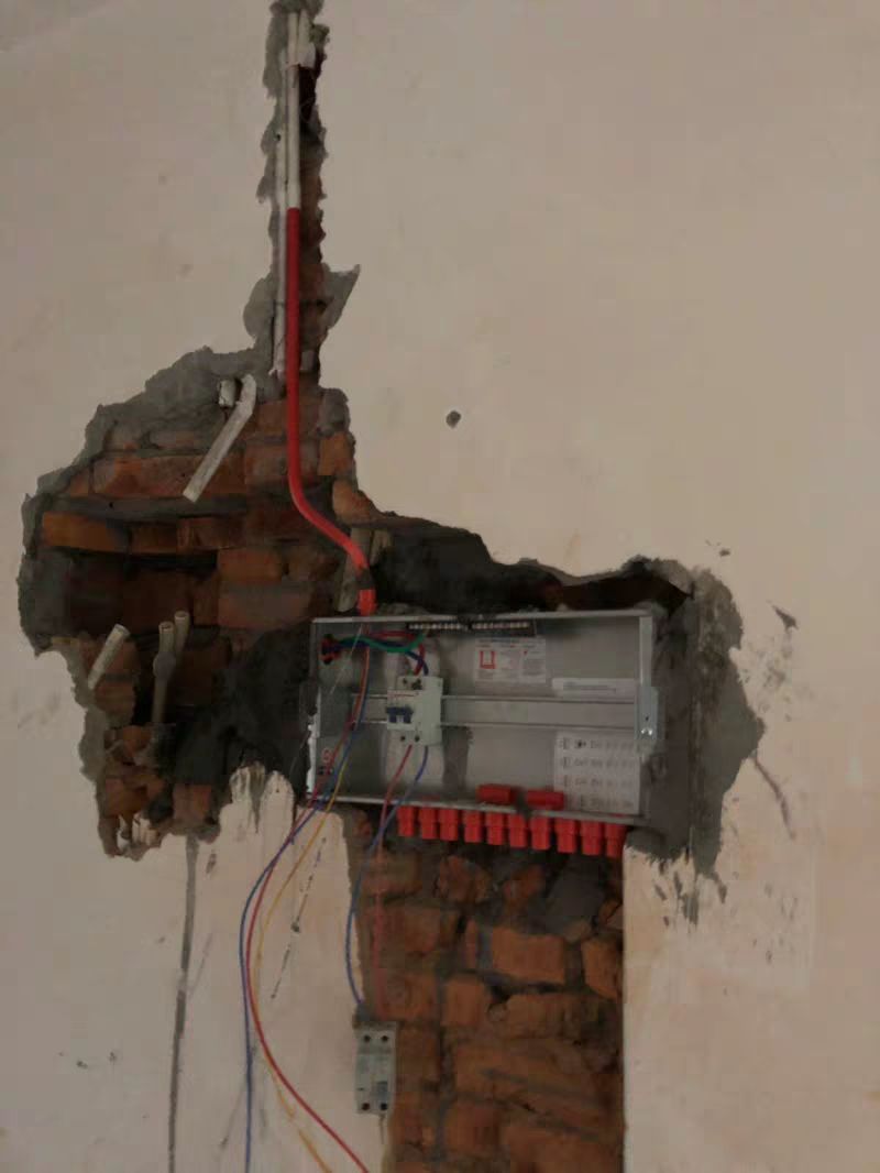 在安裝配電箱之前，這個細(xì)節(jié)不能馬虎。